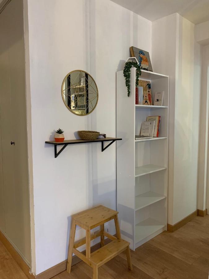 T2 Cosy 70s Apartment