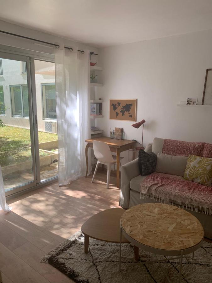 T2 Cosy 70s Apartment *